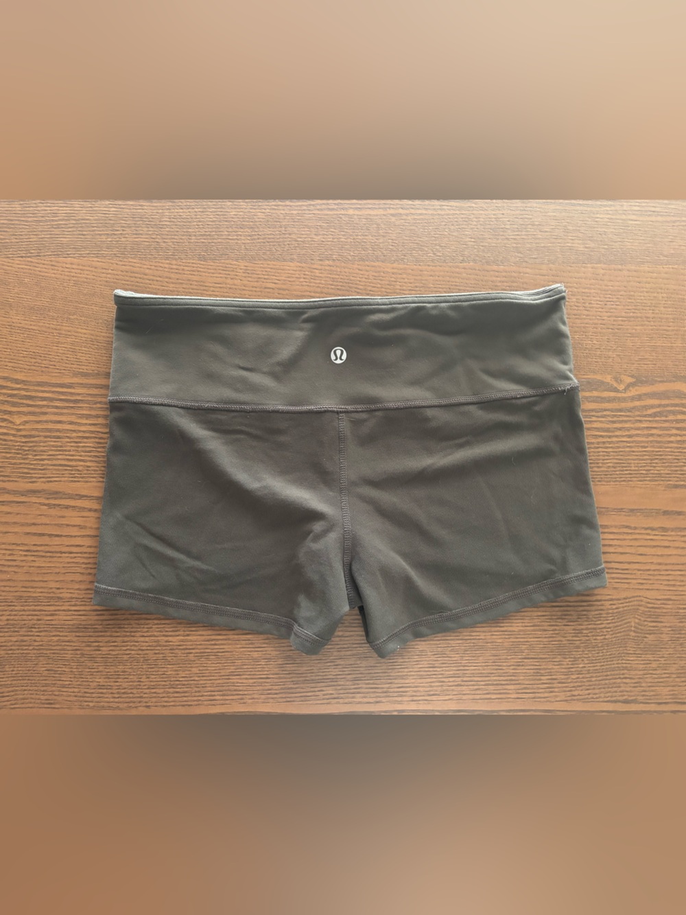 Women’s Lululemon olive green boy shorts size 8